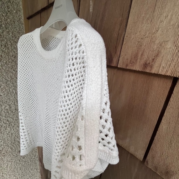 One Grey Day Los Angeles Revolve Crochet Off White Lace Poncho Vest Sweater - Picture 7 of 11